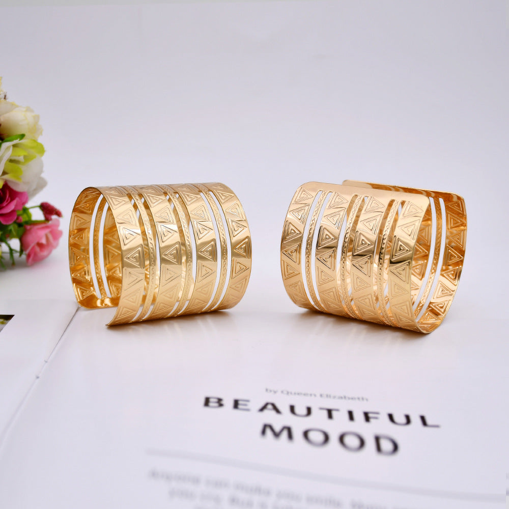 Wholesale Triangular Cutout Metal Open Bracelet